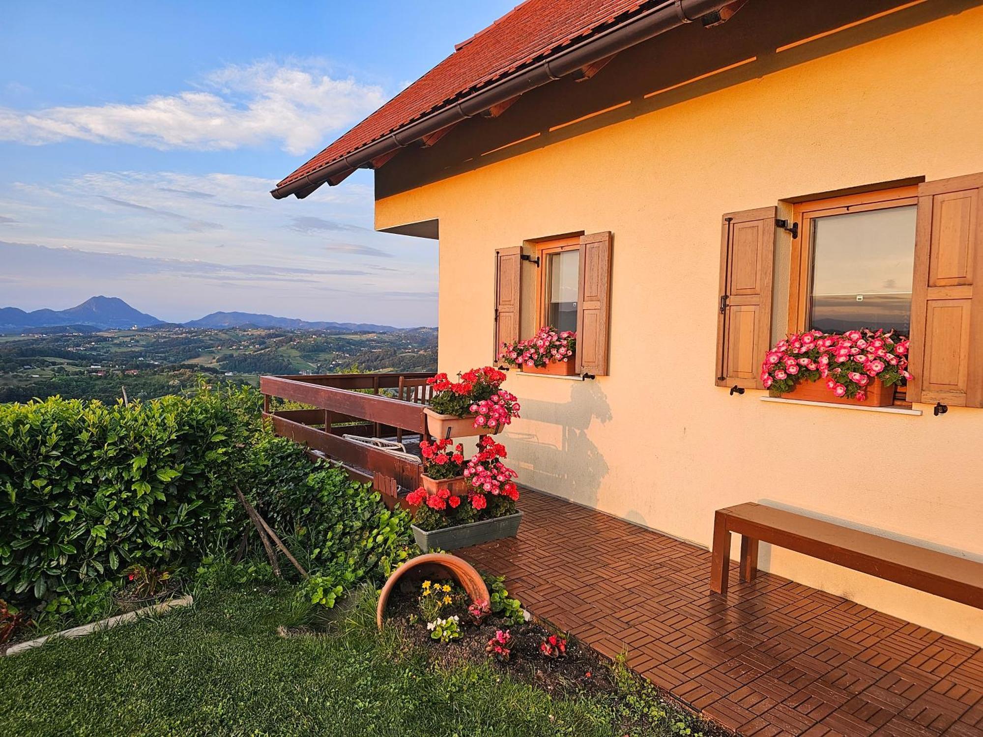Holiday House Panorama Podčetrtek Exteriér fotografie